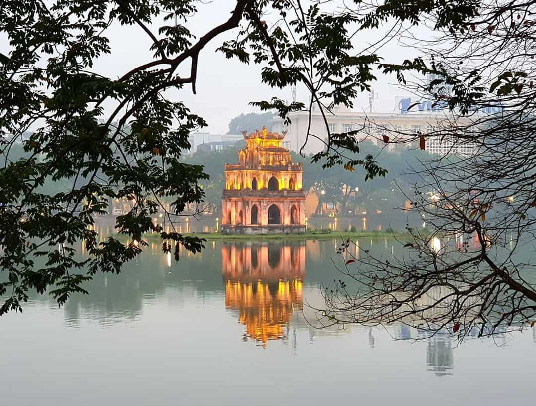 Hồ Hoàn Kiếm - điểm du lịch nổi bật Hà Nội
