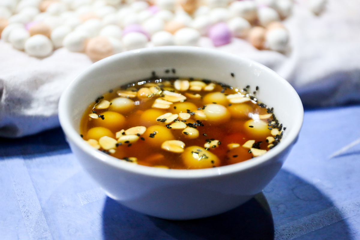 Thắng dền phố cổ Đồng Văn
