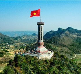 DU LỊCH ĐÔNG - TÂY BẮC